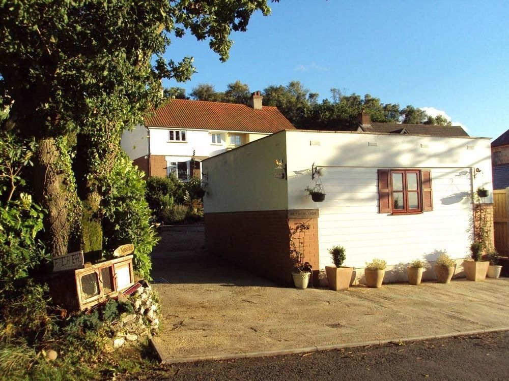 Stunning Countryside Views & Private Balcony! Cozy Room, 3 Miles To Lyme Regis - Free Parking & Wifi Axminster Bagian luar foto
